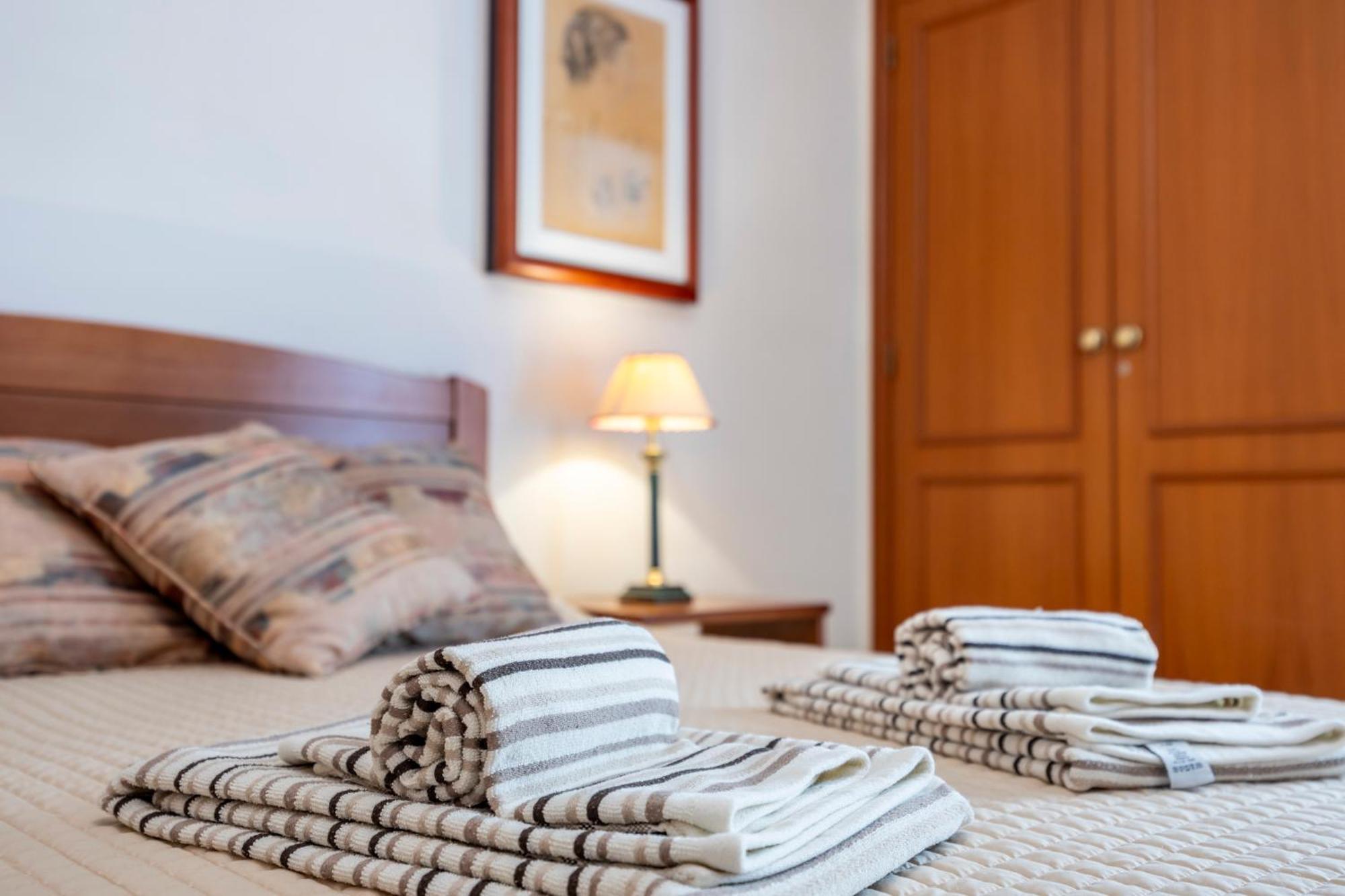 Apartamentos Mira Rio Lagos Luaran gambar